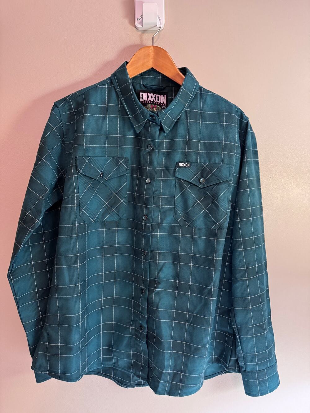 Dixxon Flannel The Wreath Women’s XL Green White Plaid Snap Button Shirt